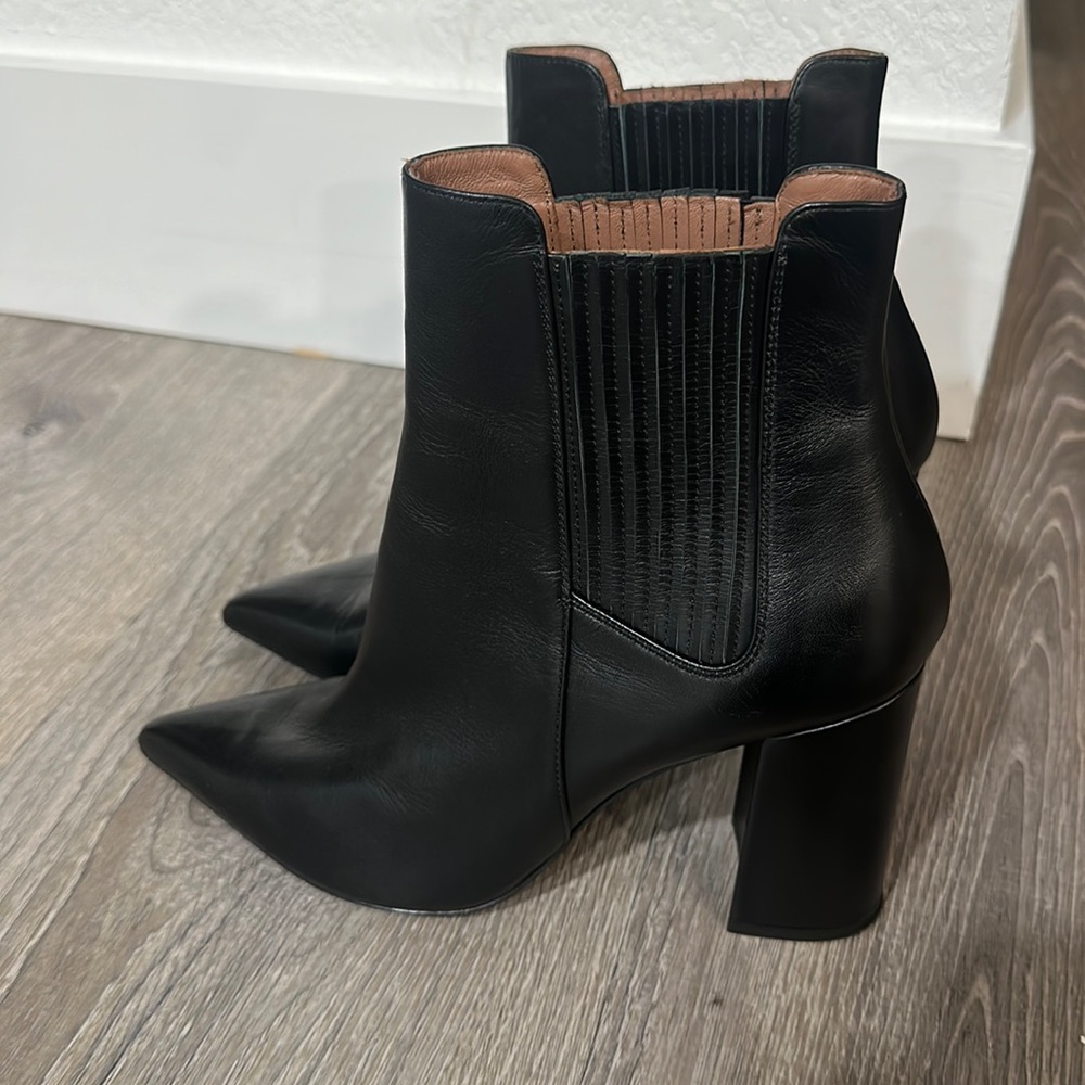 Leather booties size 39